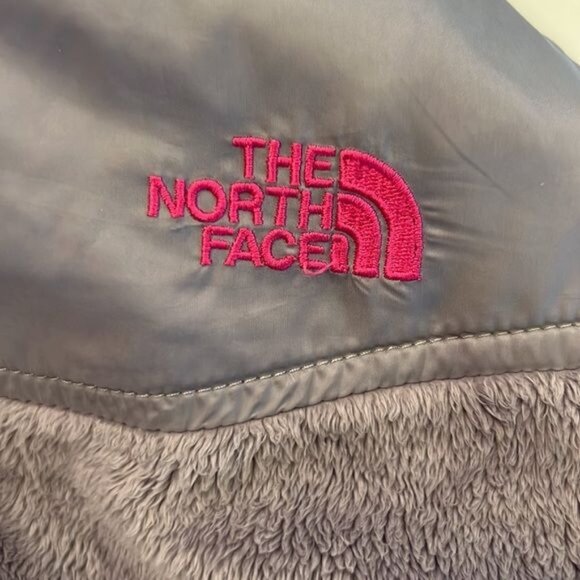 THE NORTH FACE OSO HOODIE GIRLS size large 14/16 grey with bright pink accents - Picture 4 of 15